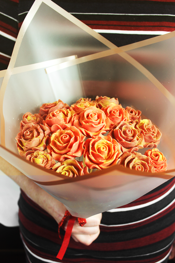 Pink Roses | Medium Chocolate Bouquet